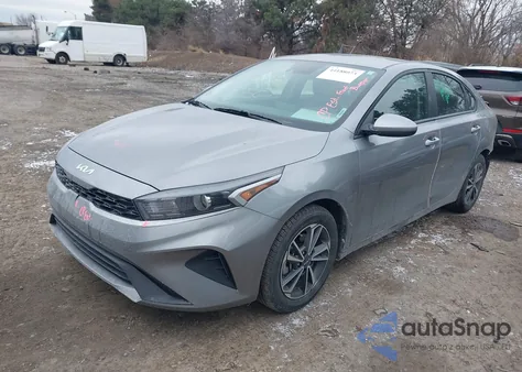 2024 Kia Forte Lxs z USA, uszkodzony, nr VIN 3KPF24AD2RE752008